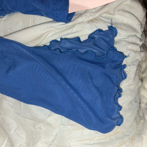 PLT Off the shoulder top - Picture 4 of 5